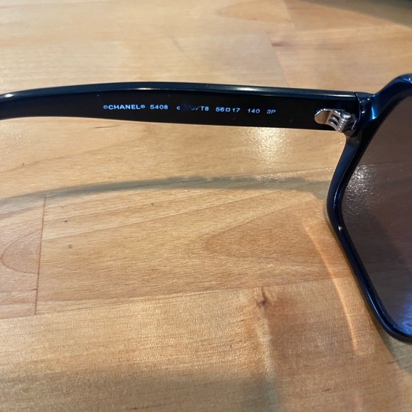 CHANEL 5408 black sunglasses! Sold out. - Picture 4 of 6